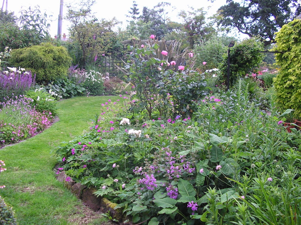 The Cottage Garden Society: 
A history of glorious planting ideas!